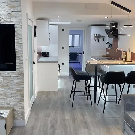 Appartement Private Luxury By The Sea, With A Personal Gym, Hot Tub, And Free Parking! à Poole Extérieur photo