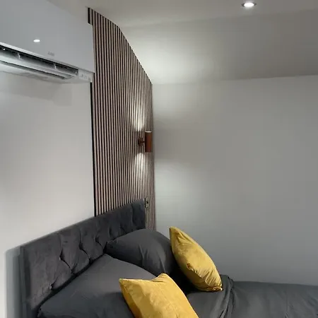Appartement Private Luxury By The Sea, With A Personal Gym, Hot Tub, And Free Parking! à Poole Extérieur photo