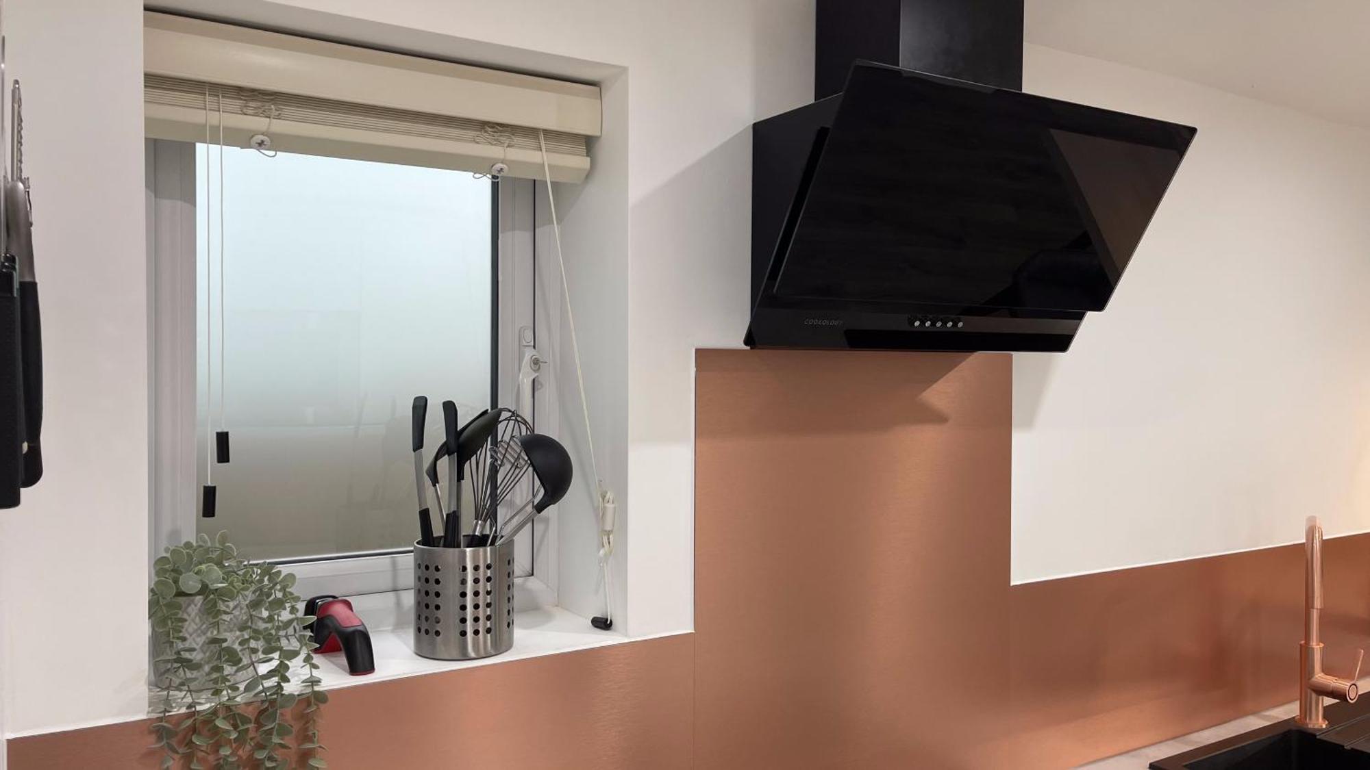 Apartment Private Luxury By The Sea, With A Personal Gym, Hot Tub, And Free Parking! *